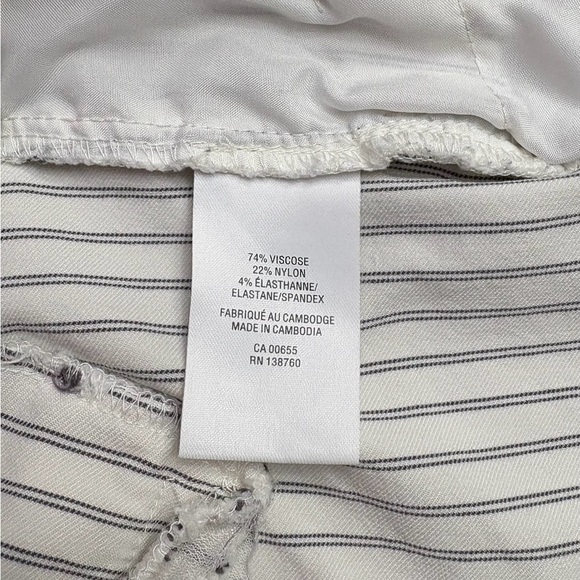 NEW, Reitmans, The Iconic Cropped Pants, Size 22 Regular, White, Gray - Picture 7 of 8